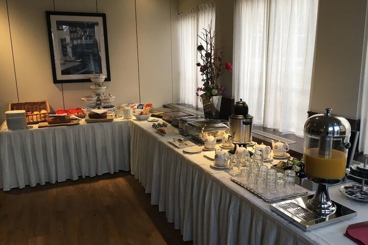 Breakfast/Coffee Service 29 of 31