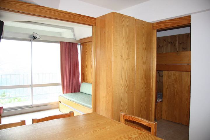 Room 27 of 74