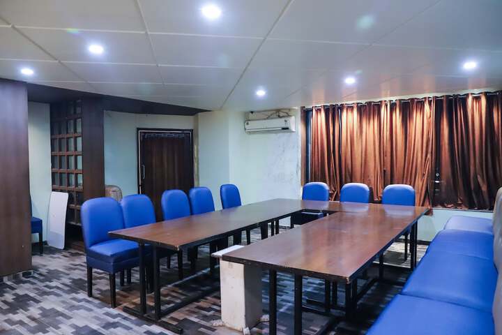 Ballroom/Hall 26 of 32