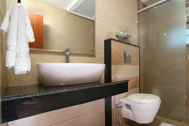 Room 30 of 53