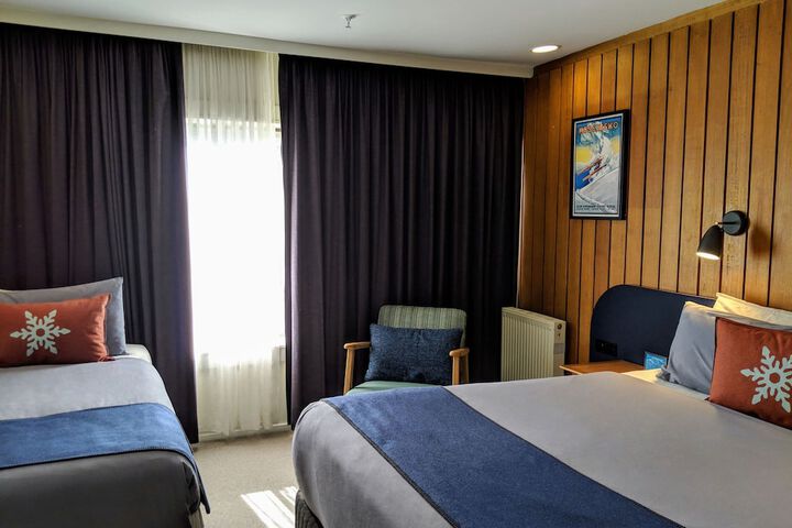 Room 10 of 80