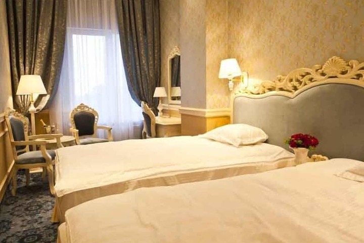Room 7 of 36