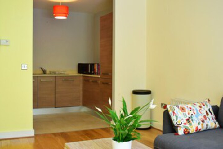 Room 6 of 17
