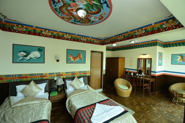 Room 13 of 79