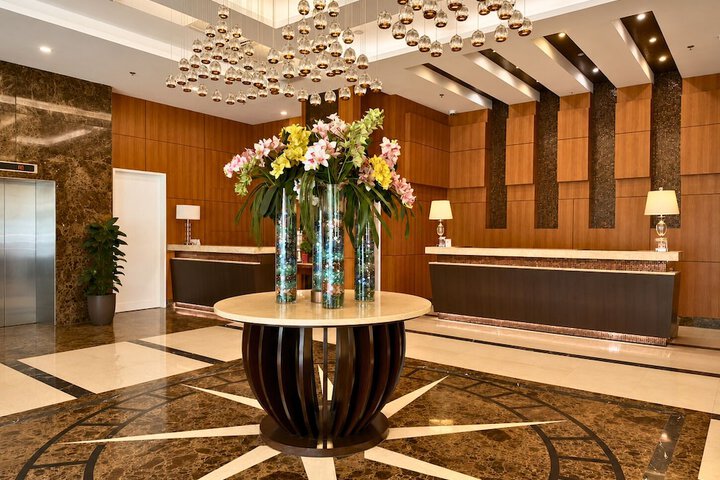 Entrance & Lobby