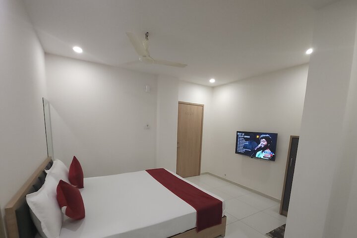 Room 8 of 40