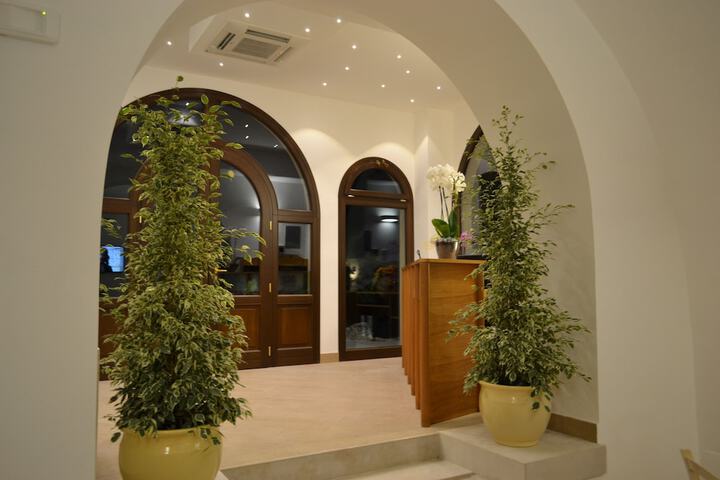 Hotel Interior 2 van 79