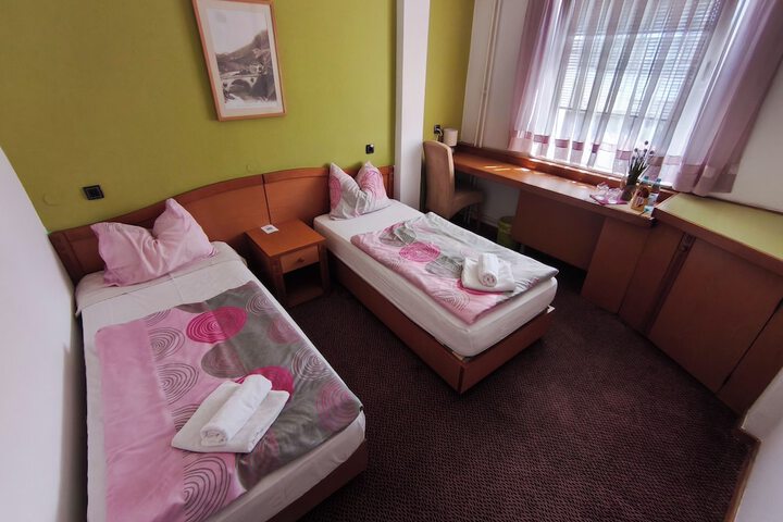 Room 12 of 54