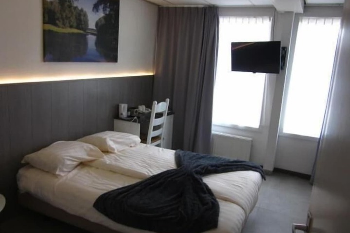 Room 10 of 57