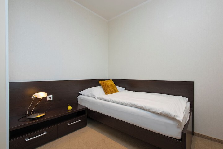 Room 27 of 126
