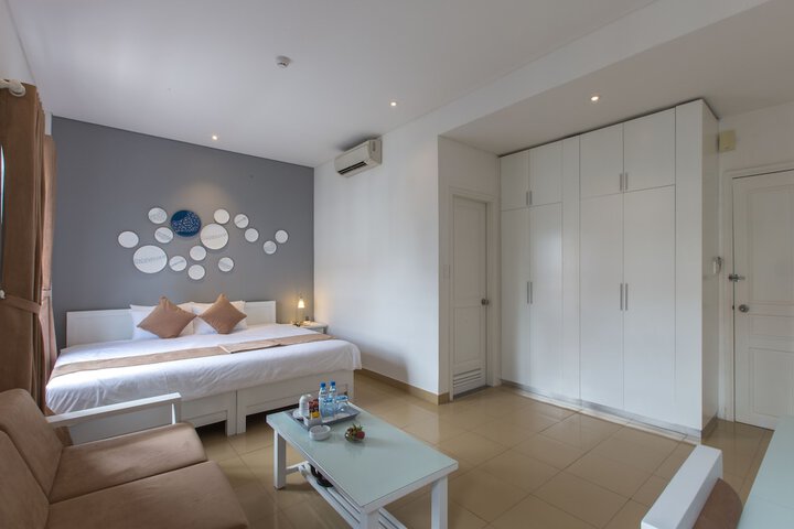 Room 16 of 53