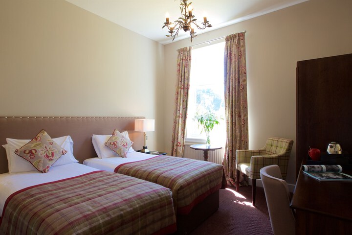 Room 3 of 40