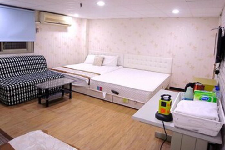 Room 26 of 29