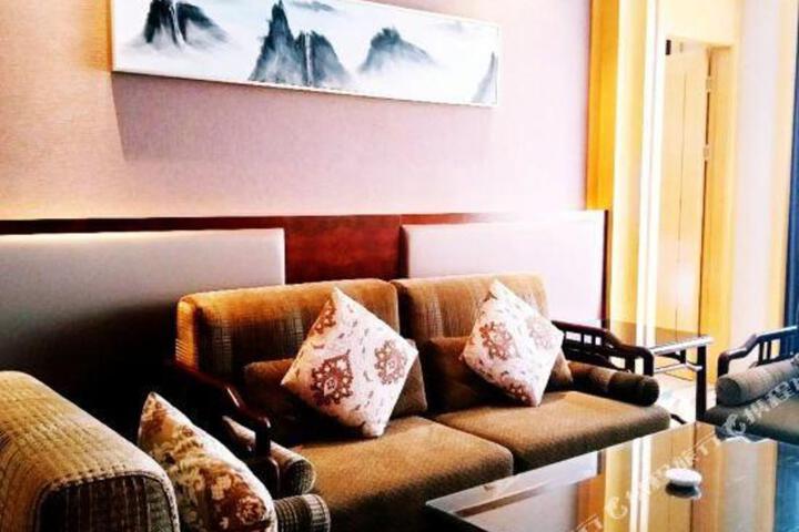 Linze Longtai Hotel