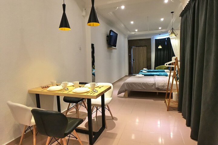 Room 13 of 38