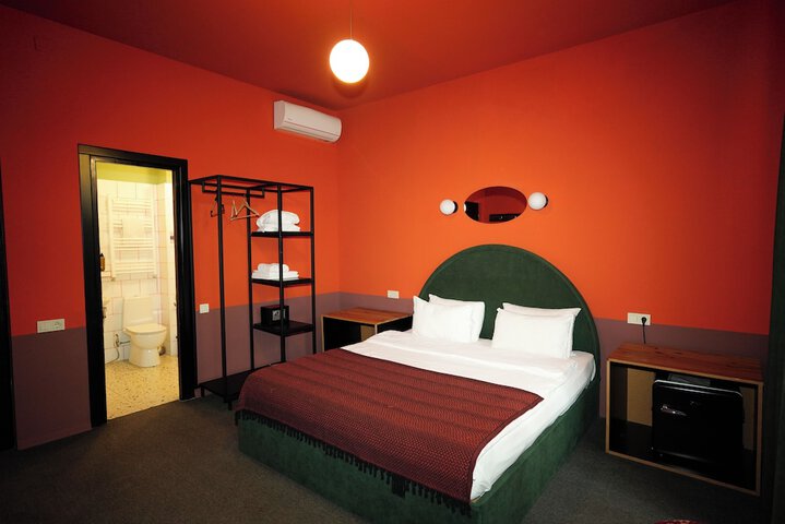 Room 13 of 73
