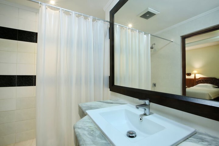 Room 8 of 21