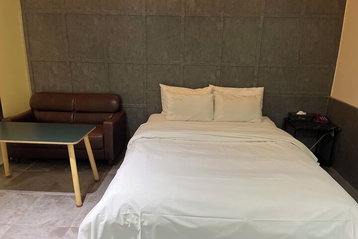 Room 7 of 29