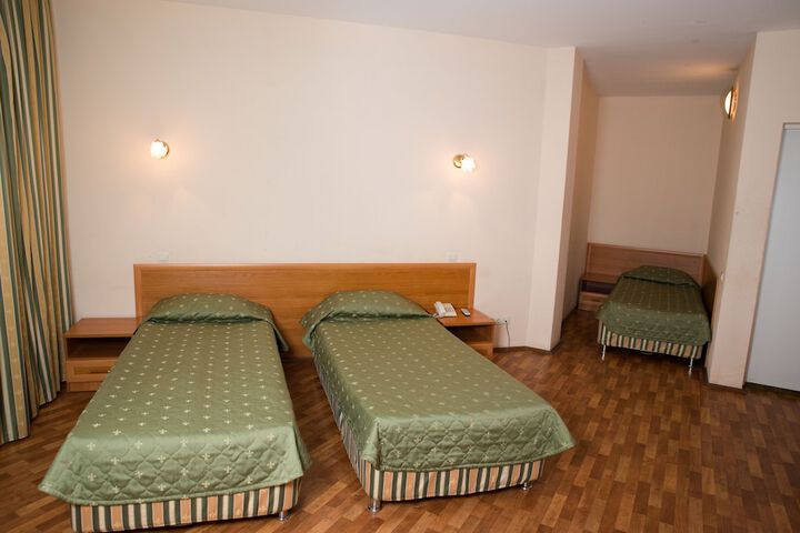 Room 27 of 63