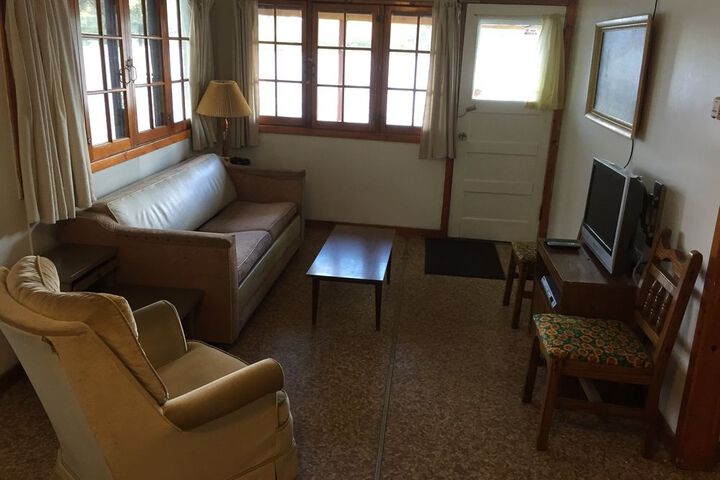 Room 83 of 199