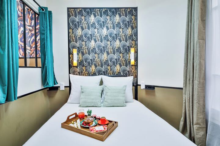Room 5 of 52
