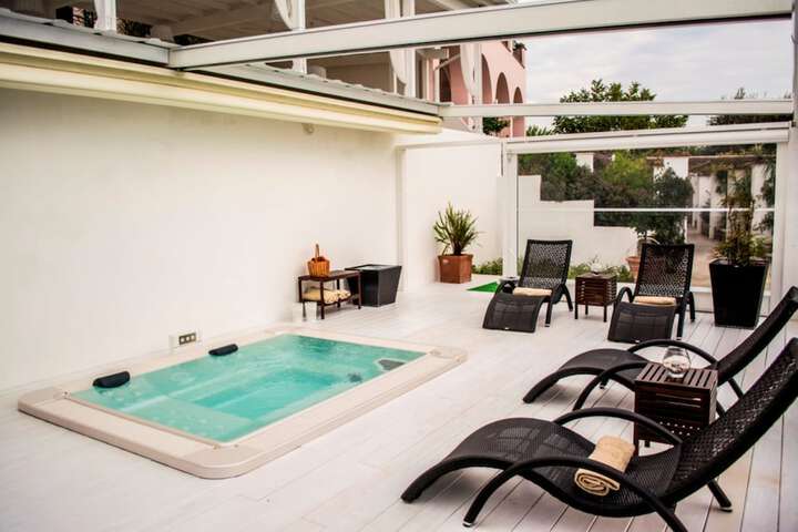 Pool 41 of 89