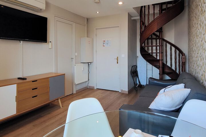 Room 120 of 198