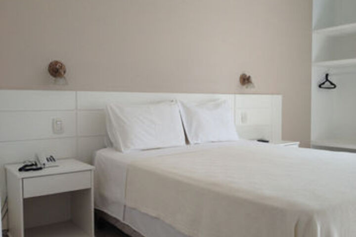 Room 16 of 44