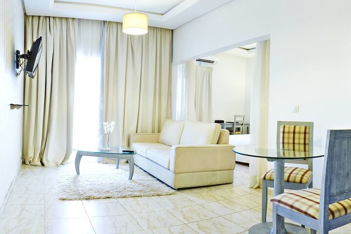 Room 8 of 27