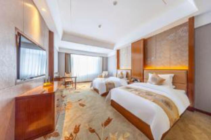 Room 7 of 8