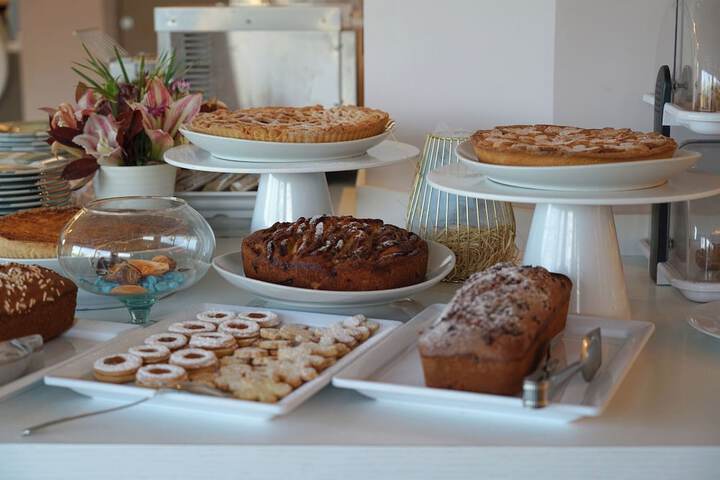 Breakfast/Coffee Service 113 of 213