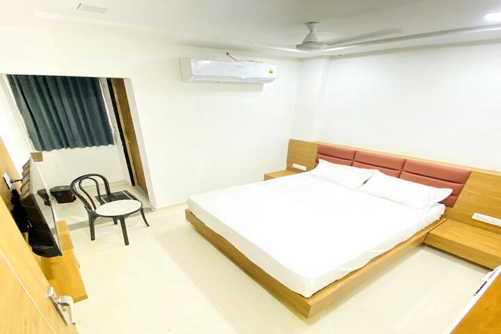 Room 12 of 43