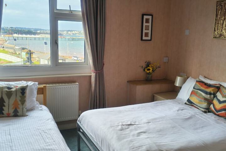 Room 121 of 184