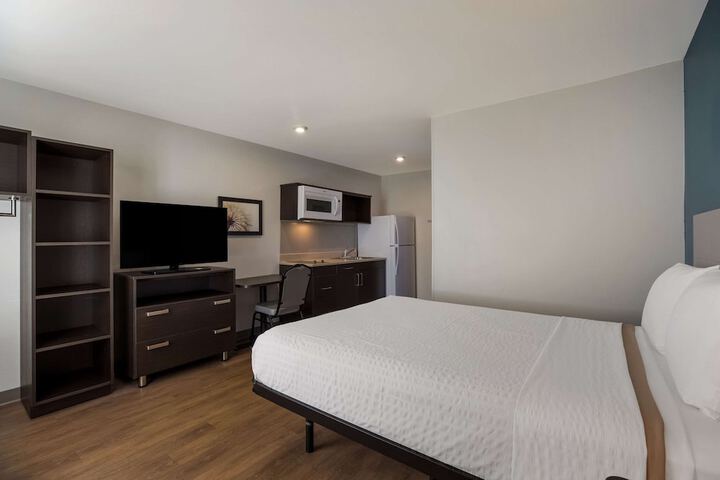 Standard Double Bed (4 of 28)
