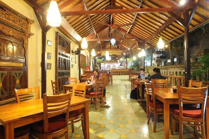 Dining Photos
