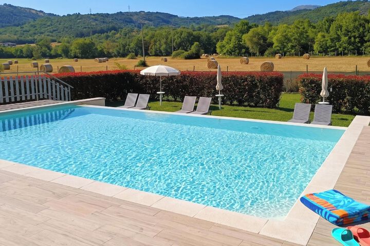 Pool 40 of 53