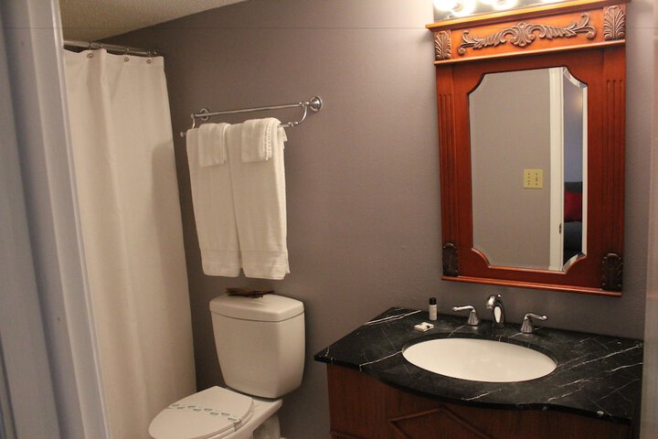 Room 122 of 219