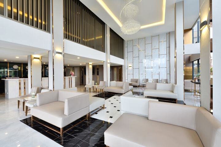 Hotel Interior 4 of 43