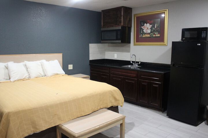 Room 17 of 42