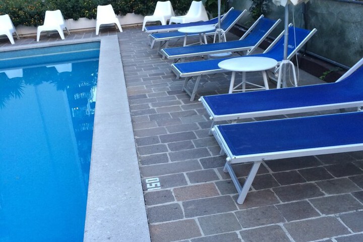 Sundeck 51 of 59