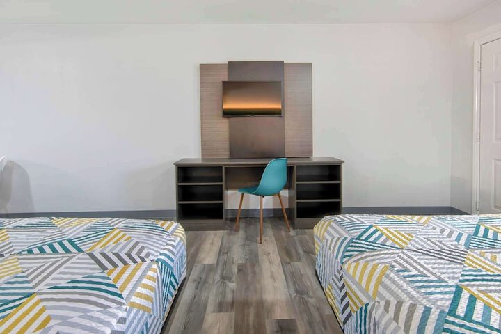 Room 25 of 42