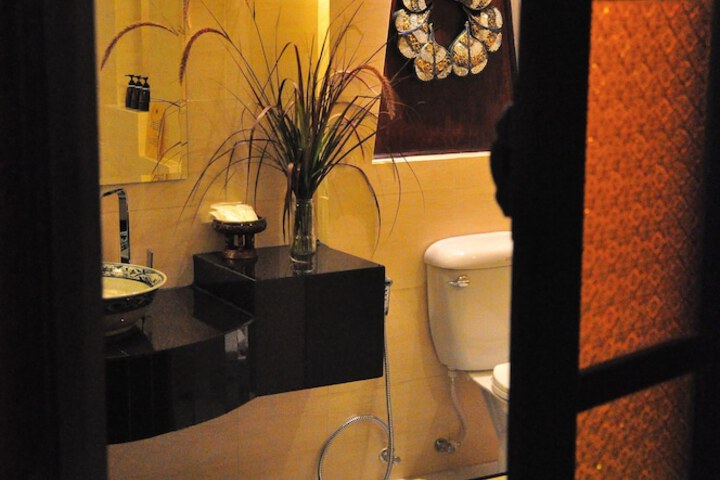 Room 30 of 65