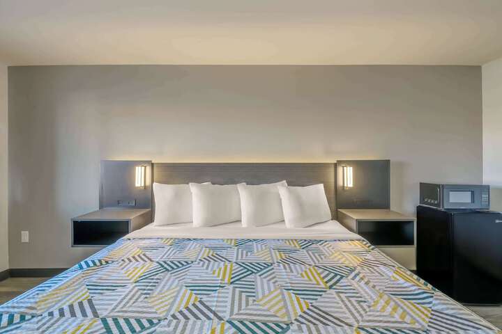 Room 7 of 25