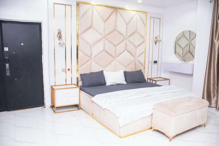 Room 2 of 21