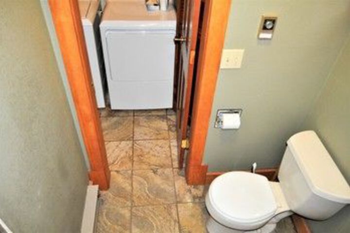 Room 28 of 195