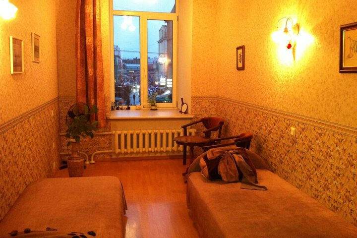 Room 10 of 29