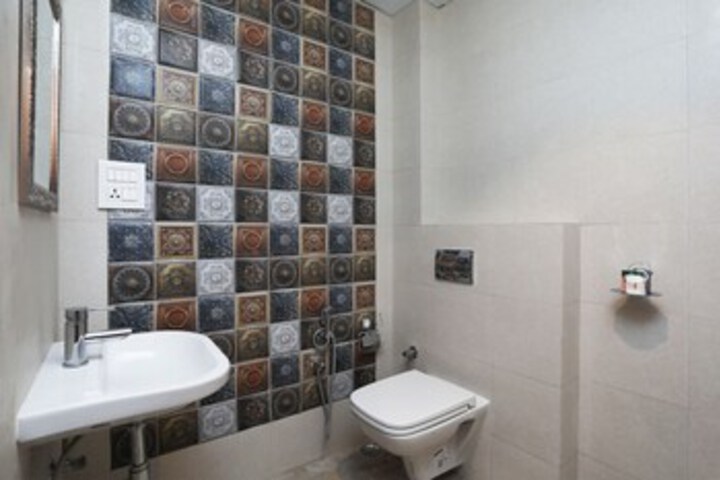 Room 2 of 21