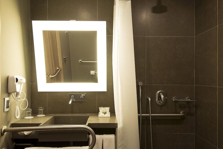 Room 10 of 63