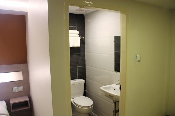 Room 43 of 58