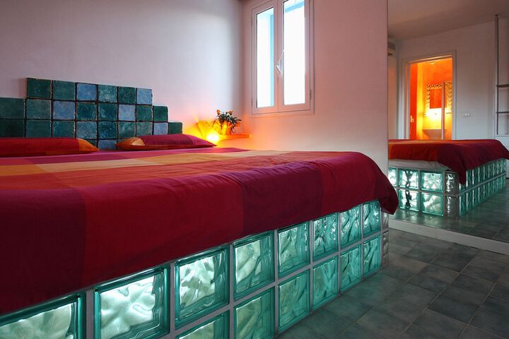 Room 2 of 92